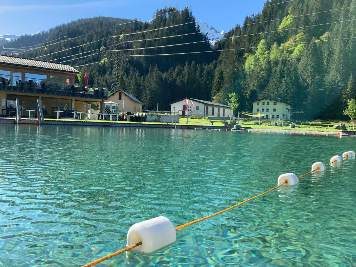 Alpine Lodge Kloesterle Am Arlberg Esterno foto